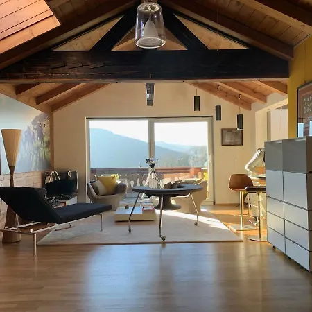 Weiser Hirsch Im Burgblick