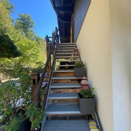 Weiser Hirsch Im Burgblick 바일로드
